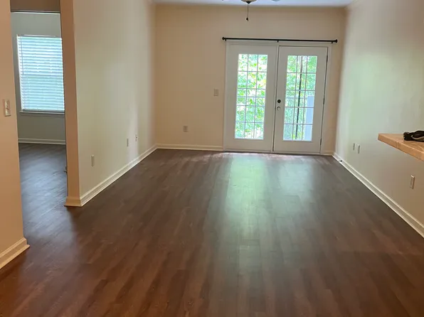 400 Vista Lake Dr APT 208, Candler, NC 28715