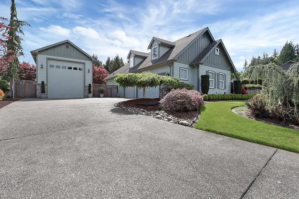 15811 33rd Avenue Ct E photo 1