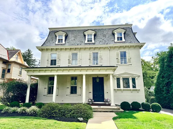 142 E Oak Ave, Moorestown, NJ 08057