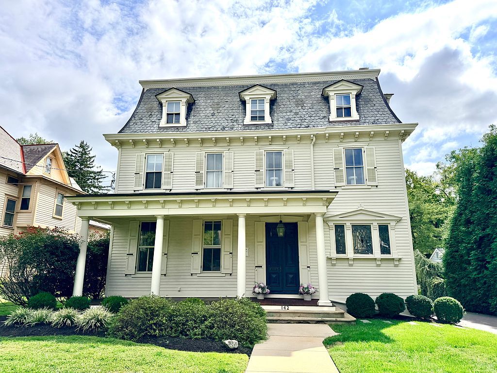 142 E Oak Ave - Property Image
