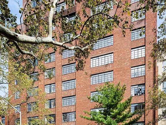 5th image of 433 W 21st St APT 3D
