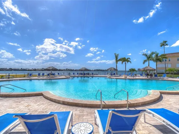 5220 Brittany Dr S APT 807, Saint Petersburg, FL 33715