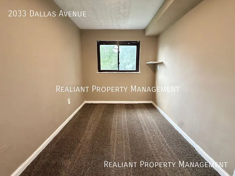2033 Dallas Ave — Photo 18