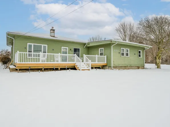 6213 E Napier Ave, Benton Harbor, MI 49022