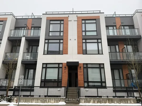 2 Steckley House Ln #924, Richmond Hill, ON L4S 0N4