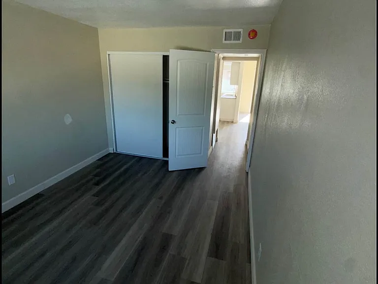 822 E Main St — Photo 10