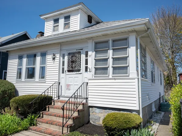 97 Cliff St, Quincy, MA 02169