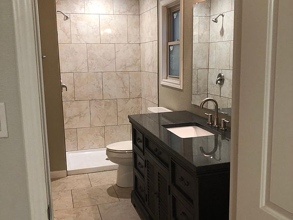 4th image of 810 Shady Ln