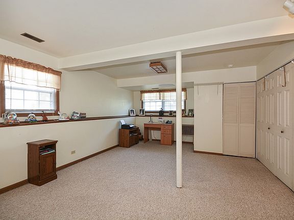 5th image of 1267 Narragansett Dr