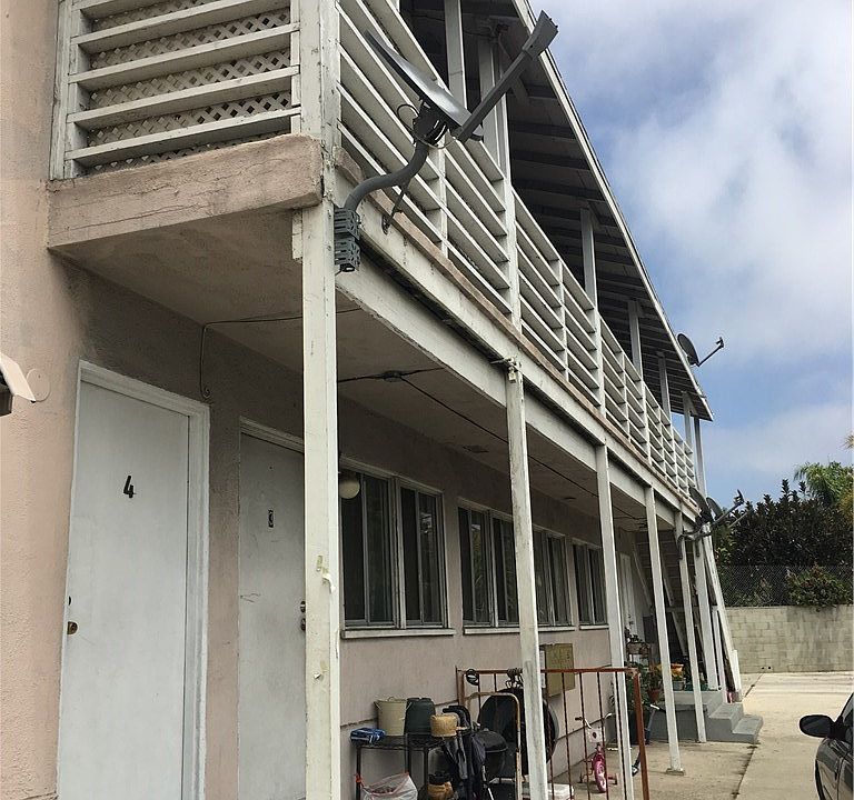 1st image of 2260 S Barrington Ave APT 5