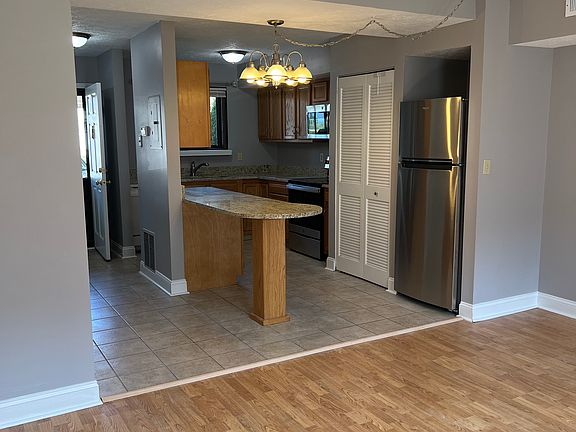 5th image of 1227 W 70th St #17