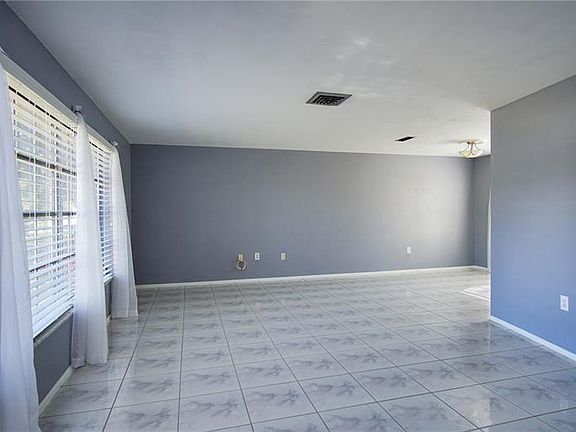 3rd image of 700 42nd Ave N