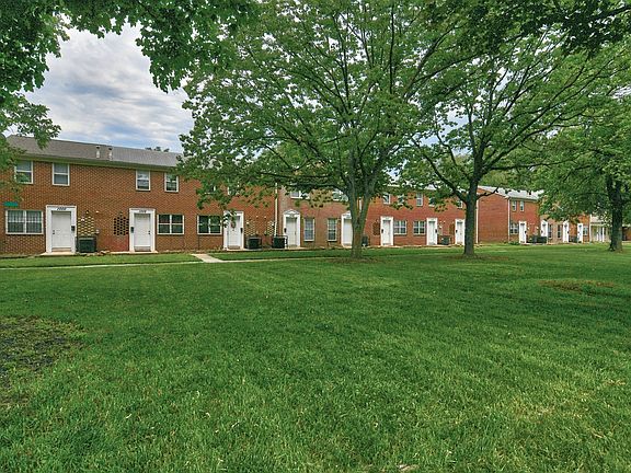 5th image of 919 Claymont Ave #2623M