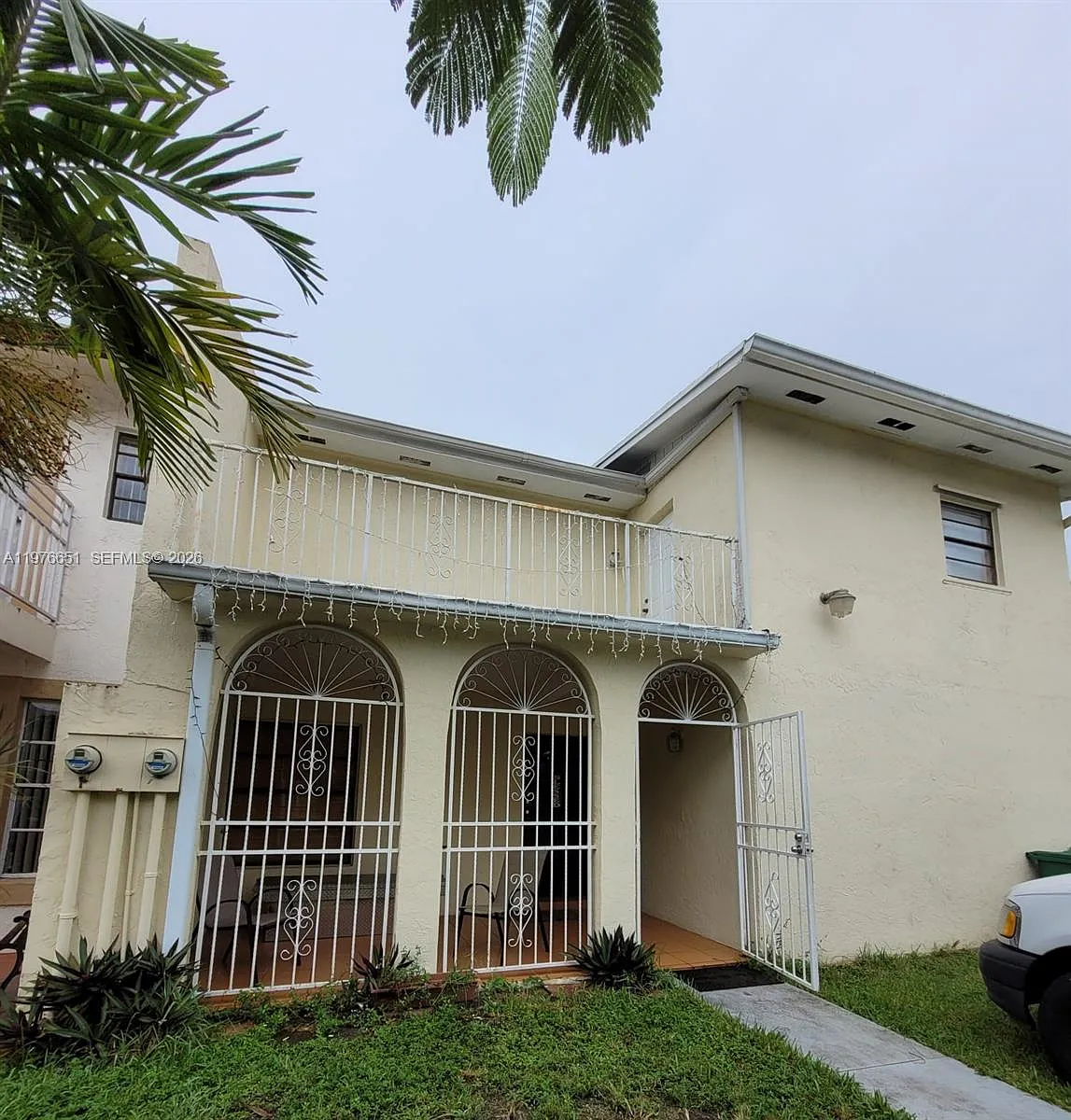 Photo 1 of 19 - 10932 SW 25th St - Miami, FL Primary Photo - 10932 SW 25th St