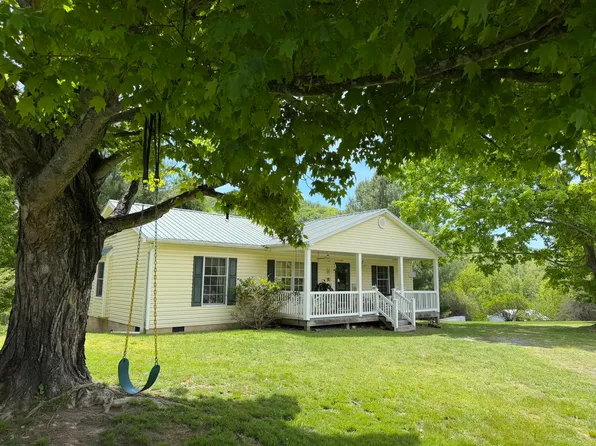 216 Bald Hills Farm Ln, Lewisburg, WV 24901