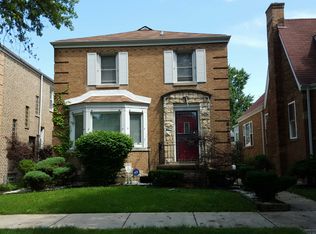 8215 S Oglesby Ave, Chicago, IL 60617