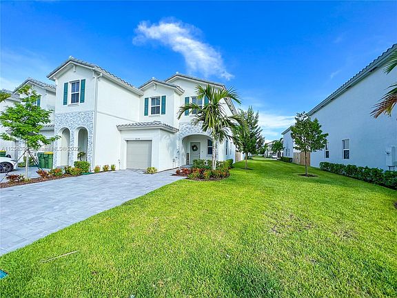 4th image of 2674 SE 11th Ct