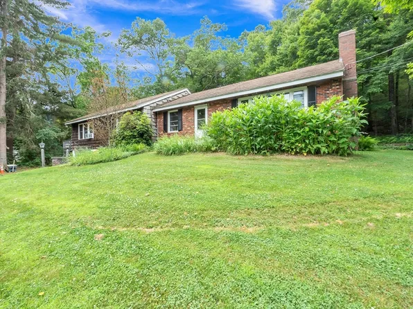 10 Hillside Dr, Brimfield, MA 01010