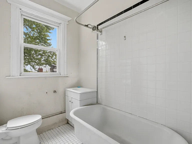 893 Montgomery St #6 — Photo 18