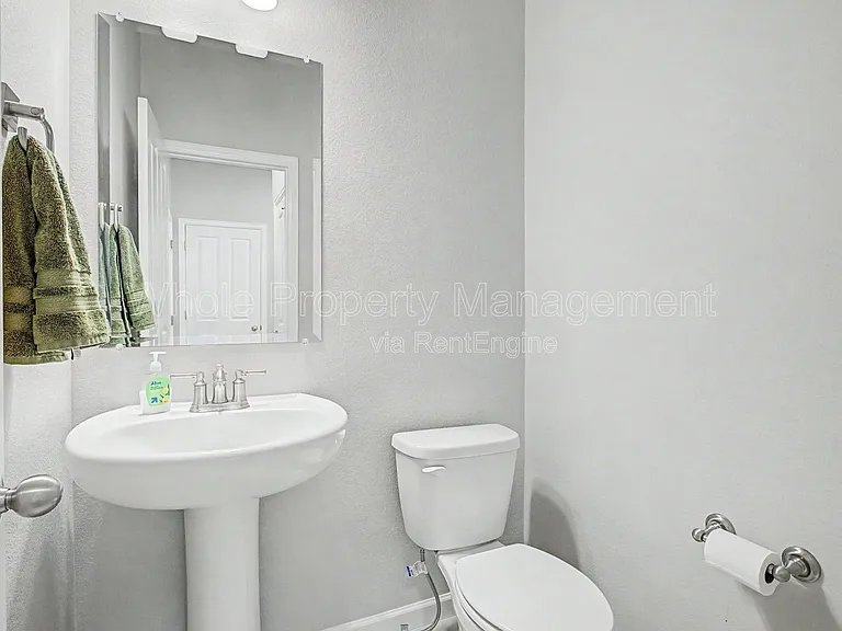 2291 Peregrine Dr — Photo 10