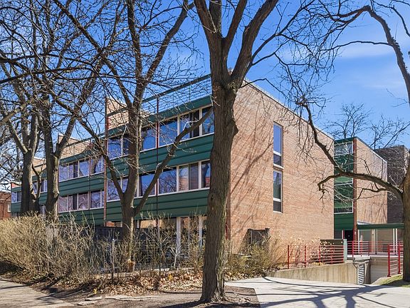 2nd image of 840 Michigan Ave APT 10