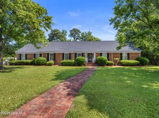 1911 Pawnee Dr, Kinston, NC 28504