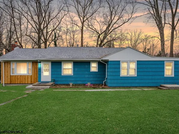 257 Greystone Dr, Philippi, WV 26416