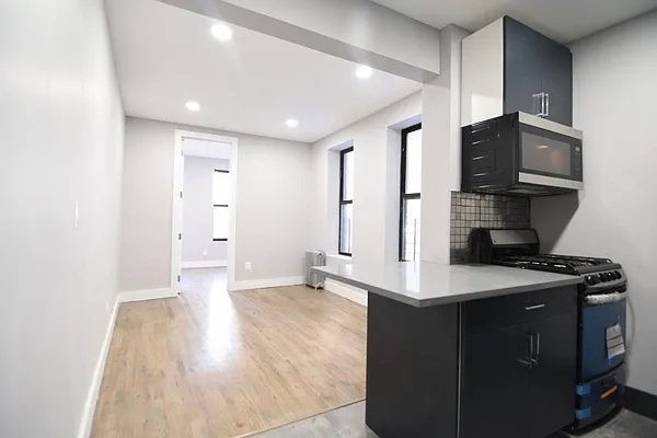 Rented by Ledvech Group | media 9