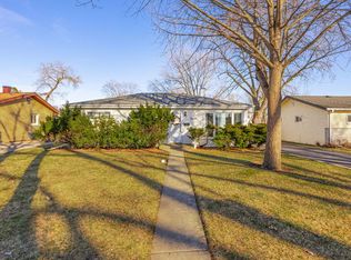 369 N Bierman Ave, Villa Park, IL 60181