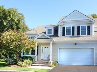 2 Dover Dr, Burlington, MA 01803