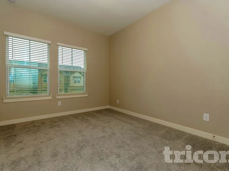 5464 Sandstone Dr — Photo 12