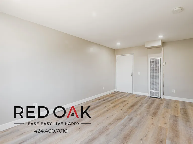 921 W 82nd St #27 — Photo 7
