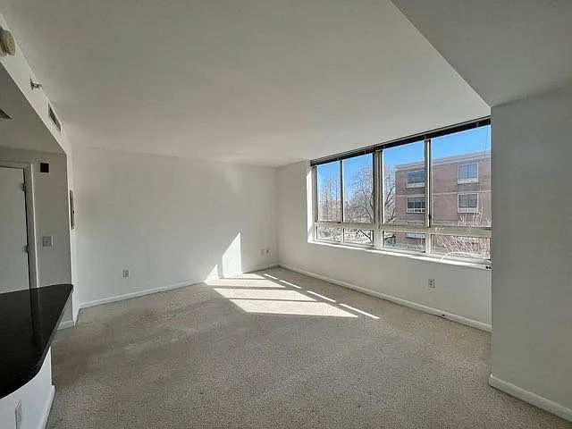 350 G St SW #526 — Photo 3