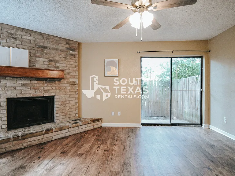 805 E Hiller St #B — Photo 10