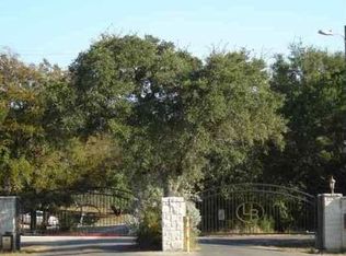 105 Lakeside Dr, Spicewood, TX 78669
