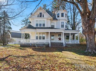 205 Kinsey St SE, Caledonia, MI 49316