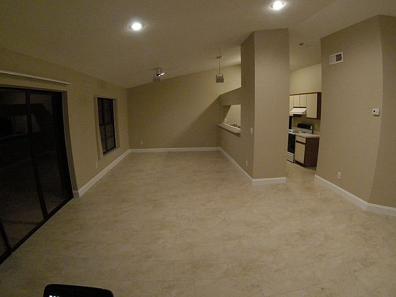 3rd image of 9876 Balmoral Cir