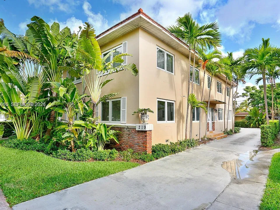 219 Menores Ave #2