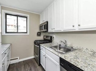 2842 Annandale Rd, Falls Church, VA 22042