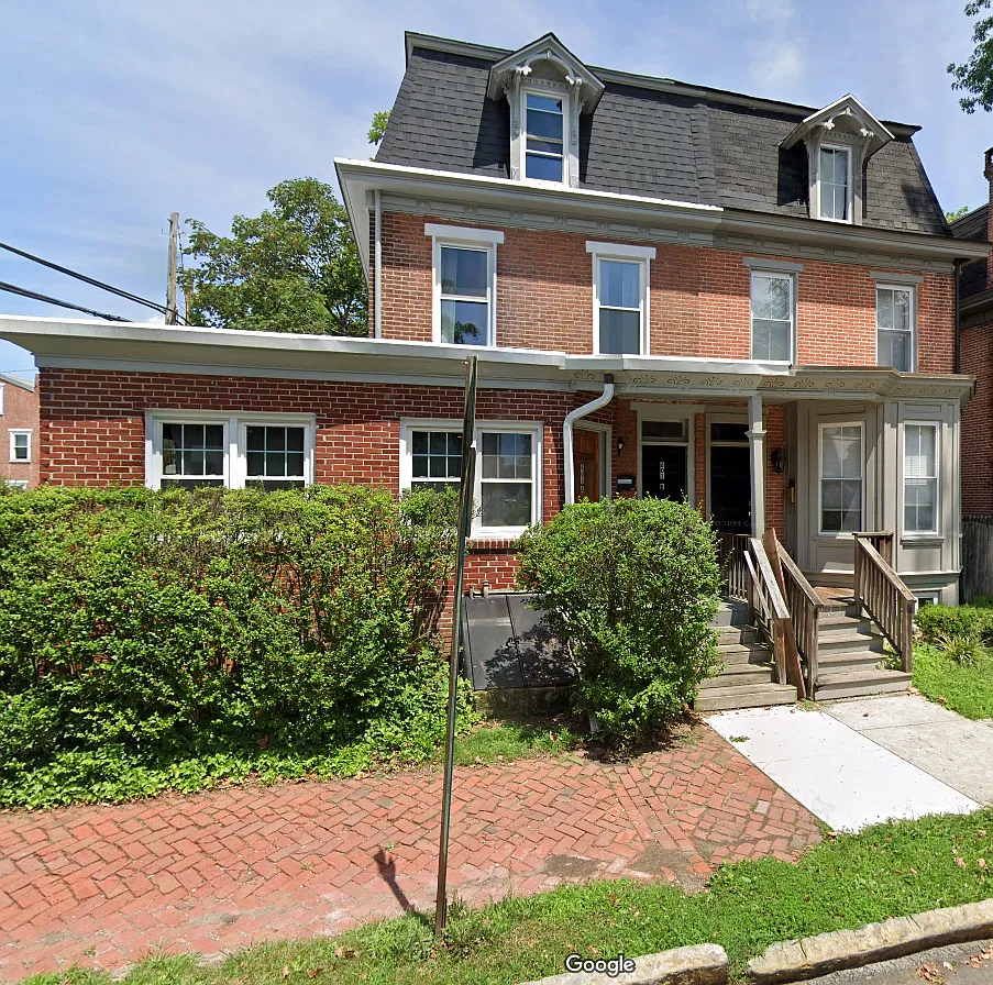 601 S Walnut St — Photo 1