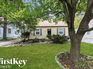 28W700 Warrenville Rd, Warrenville, IL 60555
