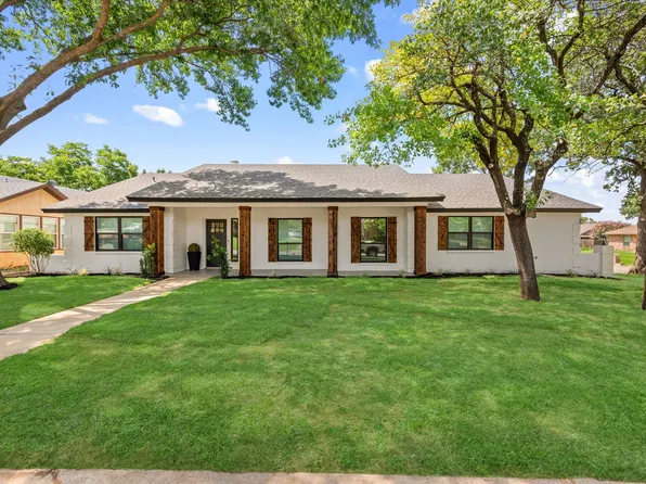 1113 Simpson Ter, Bedford, TX 76021