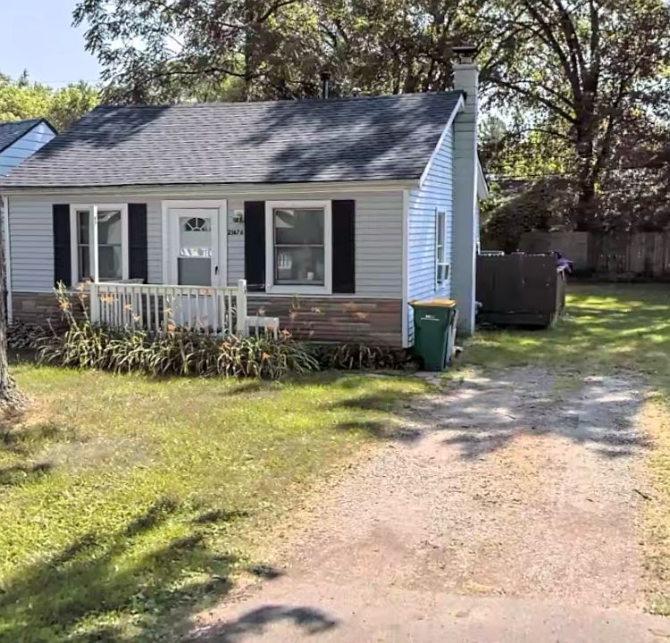1st image of 21676 Hamilton Ave