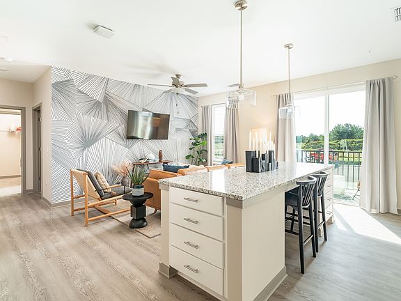 3rd image of 1607 Centennial Park Blvd #1B-1Ba-730Sqft