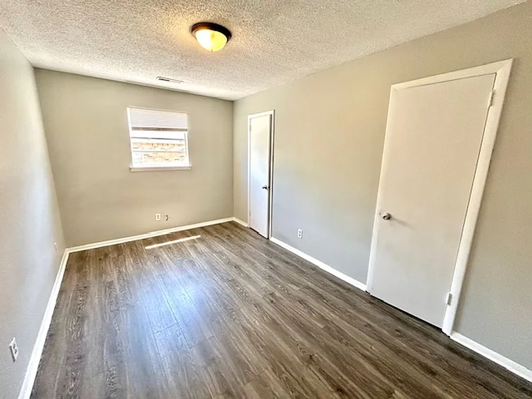 4523 Foster Ave SW — Photo 9