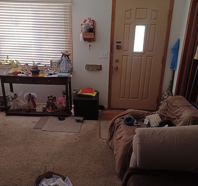 2nd image of 2205 Elwood Ave
