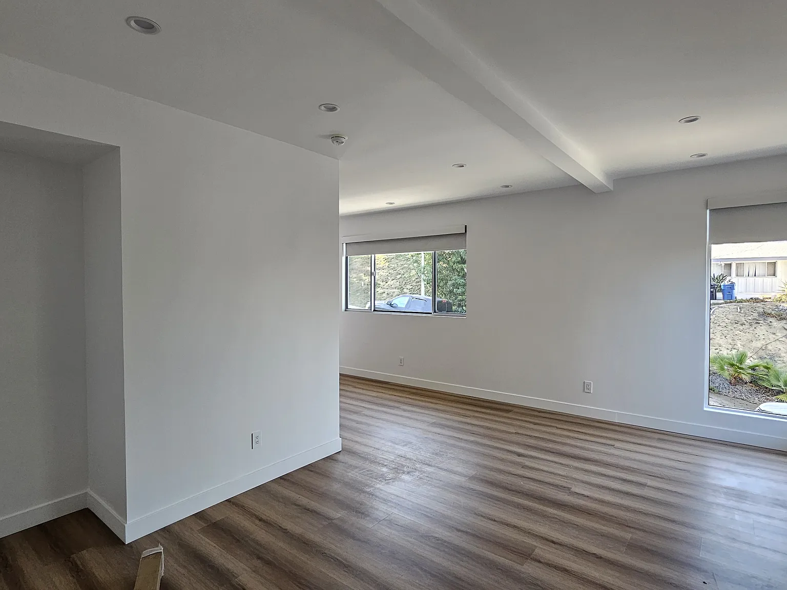 20514 W Califa St — Photo 4