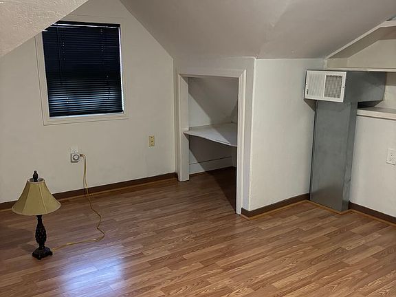 5th image of 856 Taber Ave
