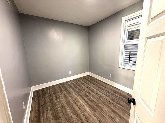 4th image of 134 Seymour Ave #2
