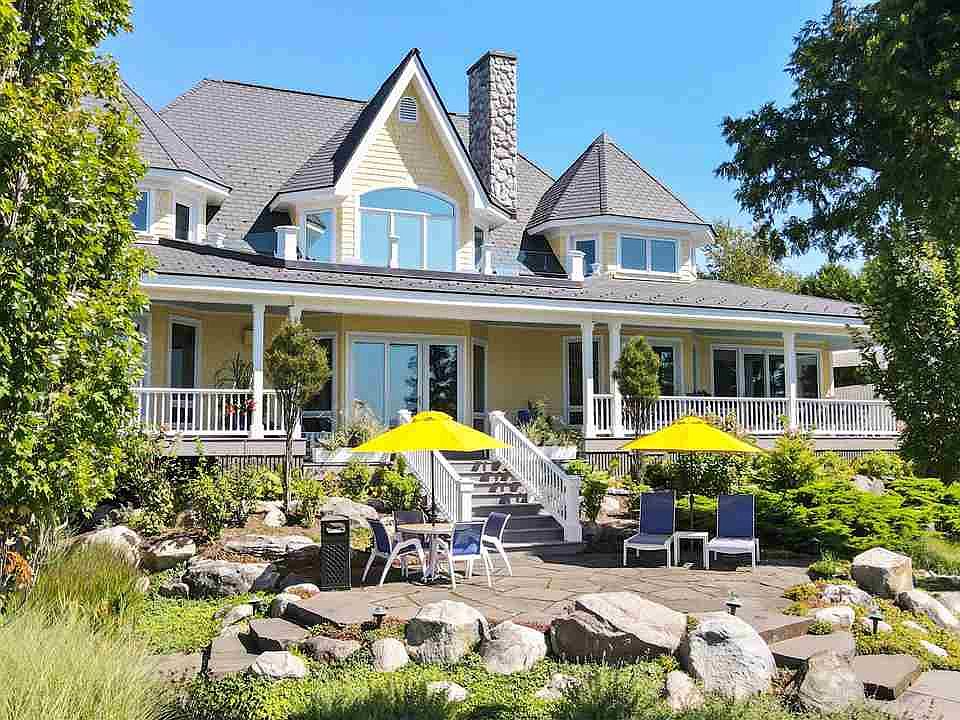 1st image of 7655 Oyster Bay Dr #15